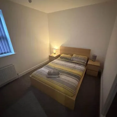 2 Bedroom Serviced In 2 * Loftus