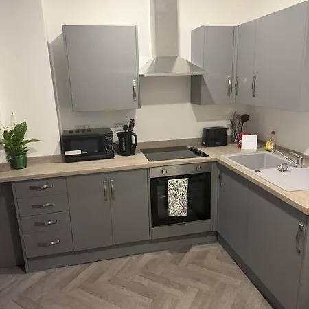 2 Bedroom Serviced In 2 * Loftus