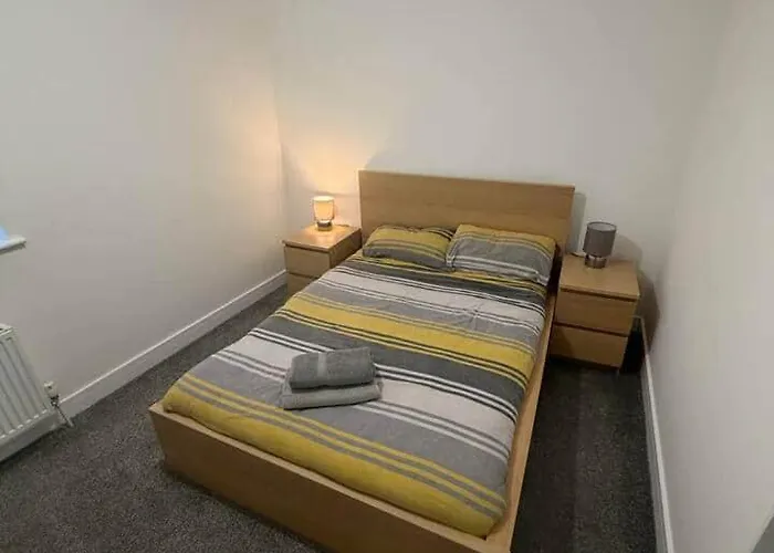 2 Bedroom Serviced In 2 Loftus