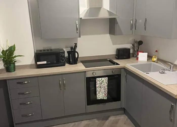 2 Bedroom Serviced In 2 * Loftus