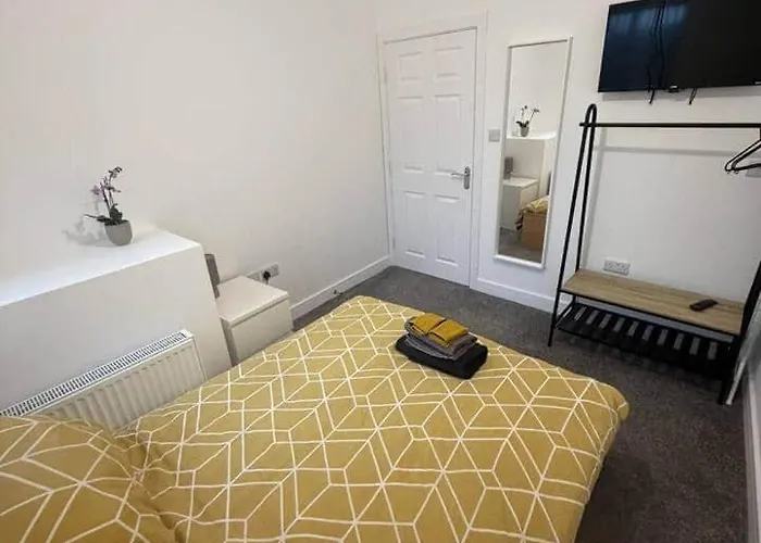 2 Bedroom Serviced In 2 Apartment Loftus